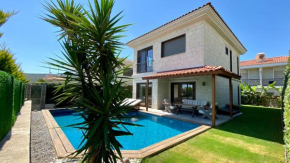 ☆Neue Luxus-Gartenvilla mit großem Pool!☆